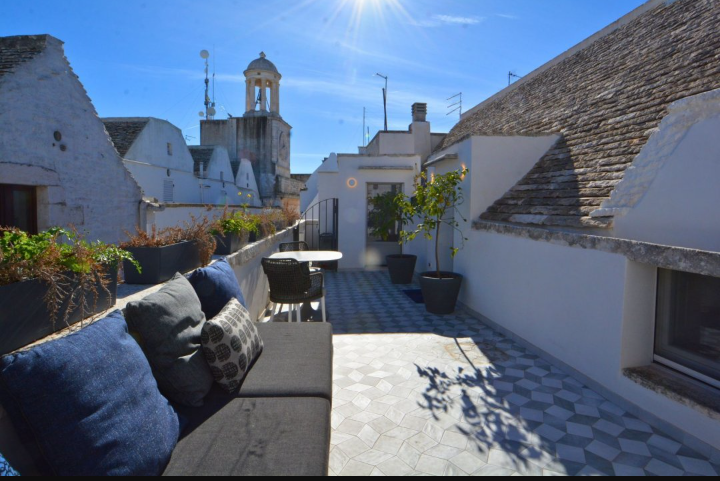 Prestigious Renovated Historic Palace in the historic center of Locorotondo, Puglia